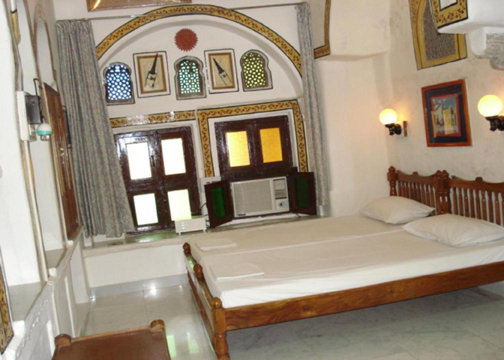 Haveli Braj Bhushanjee Heritage Hotel Būndi Dış mekan fotoğraf