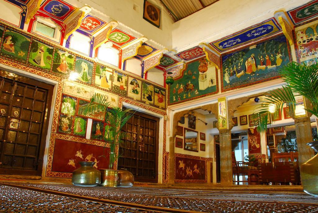 Haveli Braj Bhushanjee Heritage Hotel Būndi Oda fotoğraf