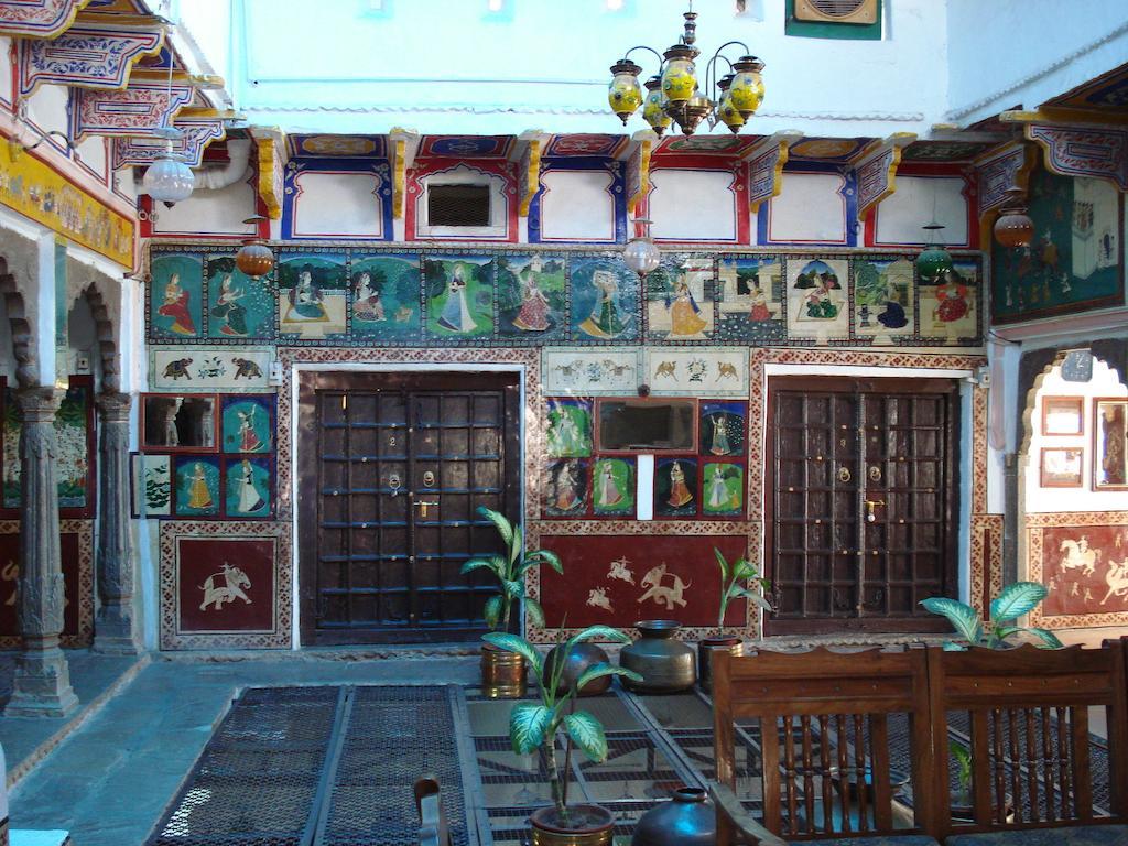Haveli Braj Bhushanjee Heritage Hotel Būndi Oda fotoğraf